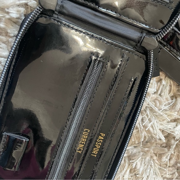 Beis convertible travel passport wallet with crossbody and wristlet strap patent - Picture 9 of 12